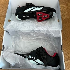 Like new. Size 38 Peloton bike shoes.